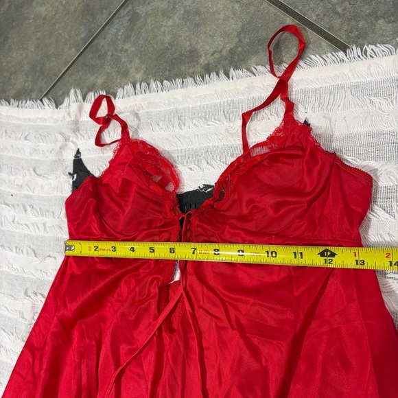 Frederick's of Hollywood Sz M Red Lace Sissy Chemise Gown Sexy Sleep Honeymoon - Picture 10 of 11